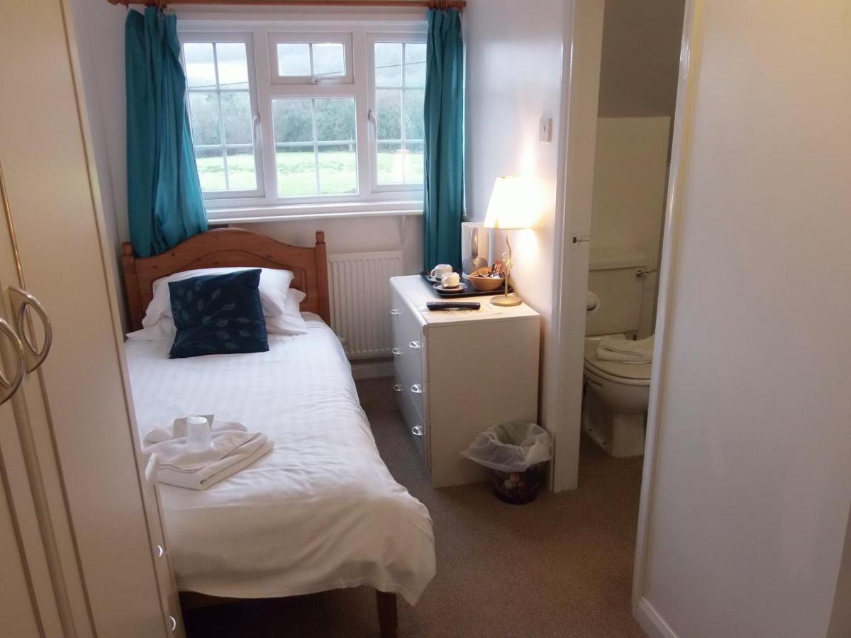 Betty Cottles Inn オークハンプトン エクステリア 写真